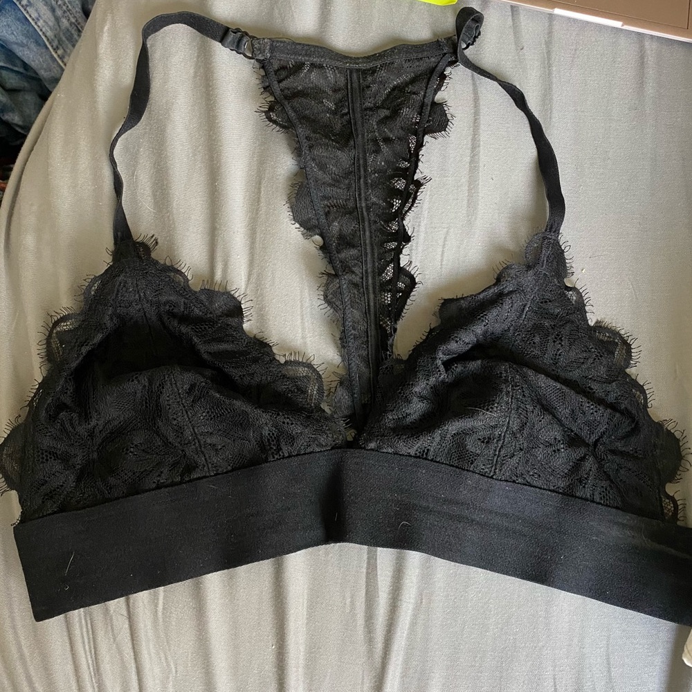 Victoria’s Secret M black lace bralette